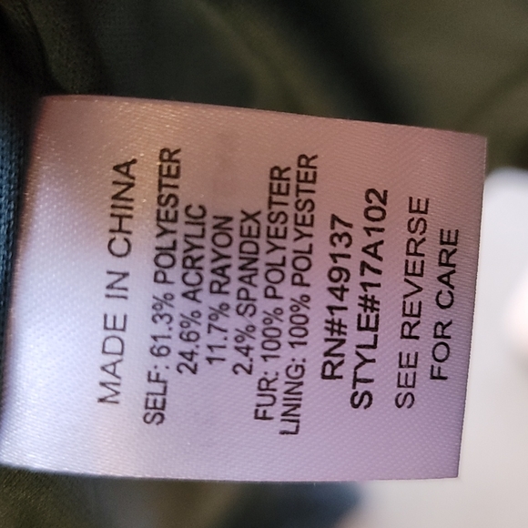 Faux sherpa fur vest - Picture 7 of 7